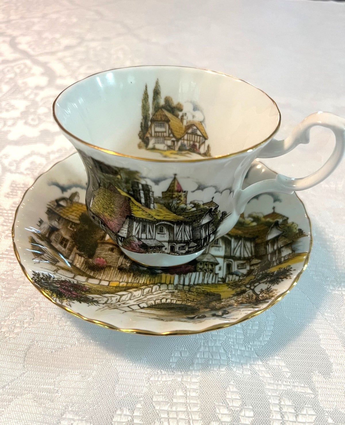 Royal Albert Bone China England Cottage Series Teacup & Saucer Set With Gold Trim