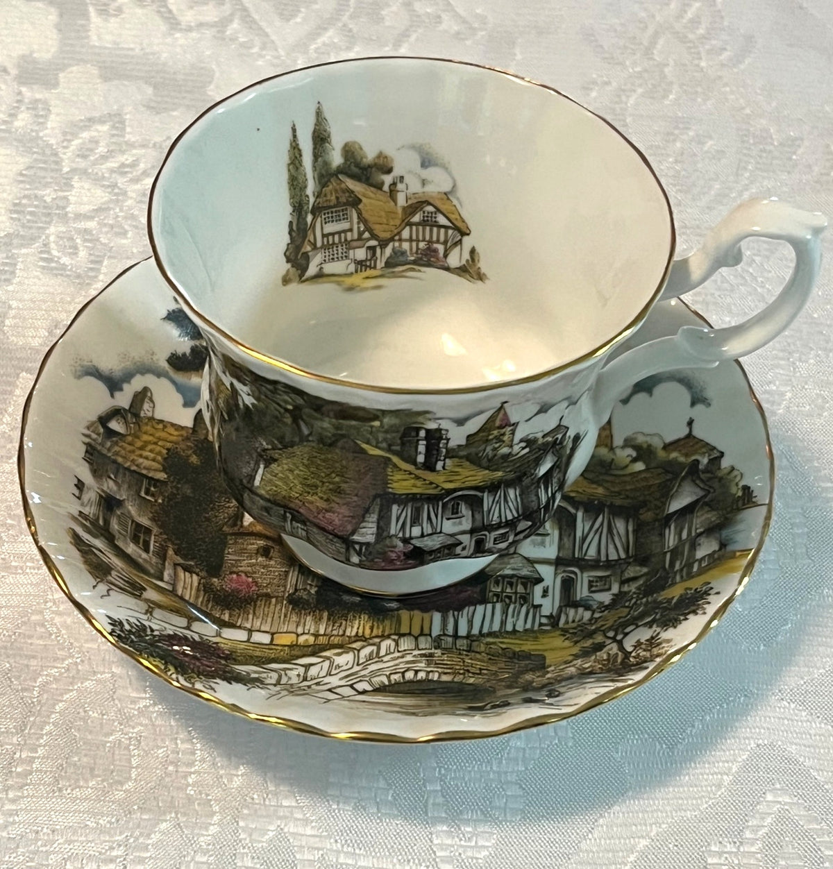 Royal Albert Bone China England Cottage Series Teacup & Saucer Set With Gold Trim