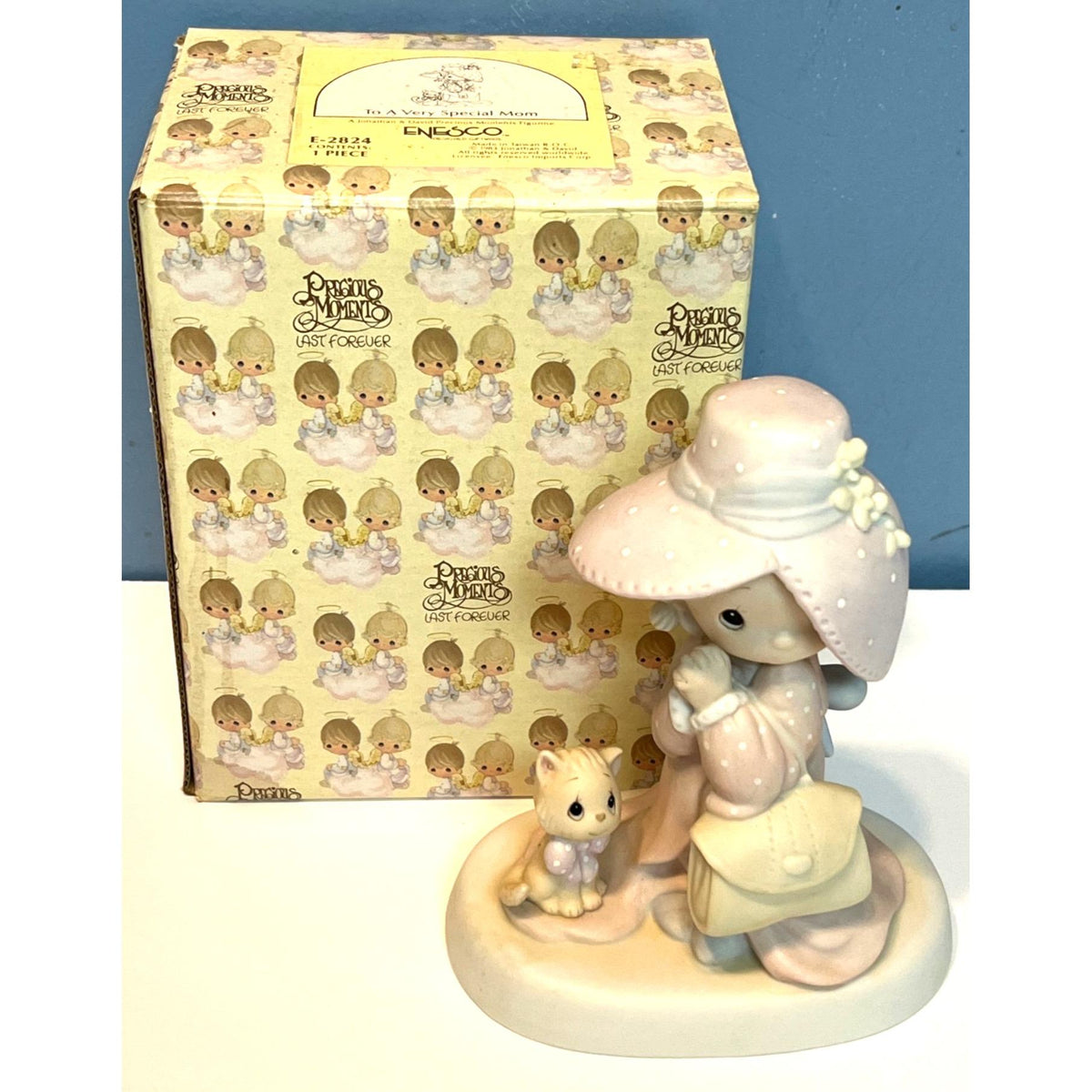 Precious Moments "To A Very Special Mom" Figurine 1983 By Jonathan & David 5.5" tall