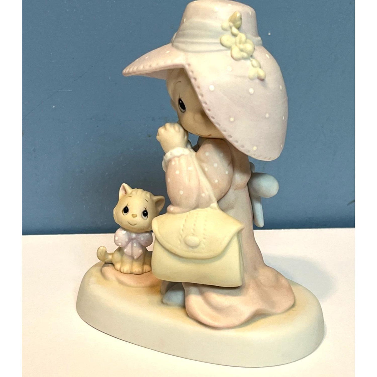 Precious Moments "To A Very Special Mom" Figurine 1983 By Jonathan & David 5.5" tall