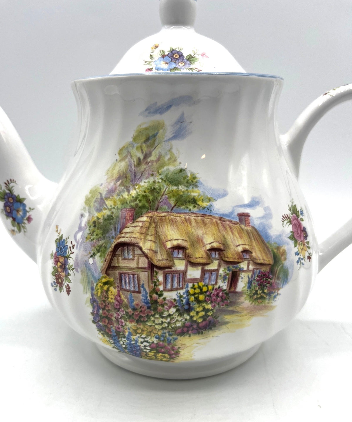 Arthur Wood & Son English Thatched Cottage-Themed Ceramic Teapot 7.5" tall