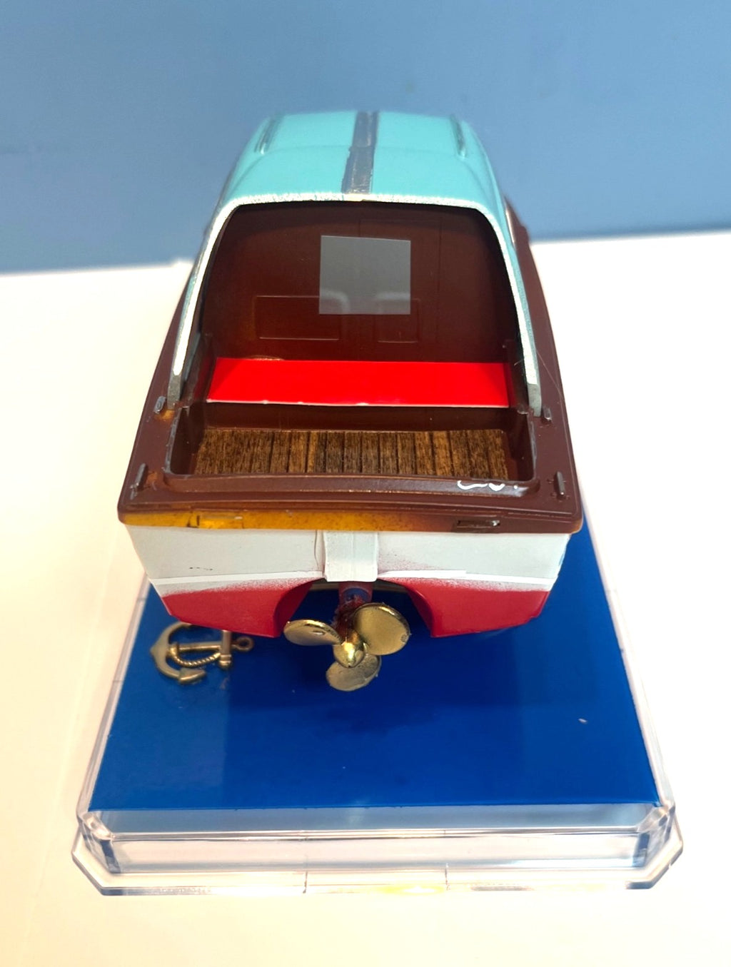 Model Cabin Cruiser Yamaha STR 20 Ft Yacht Speed Boat 8.5" long in Display Case
