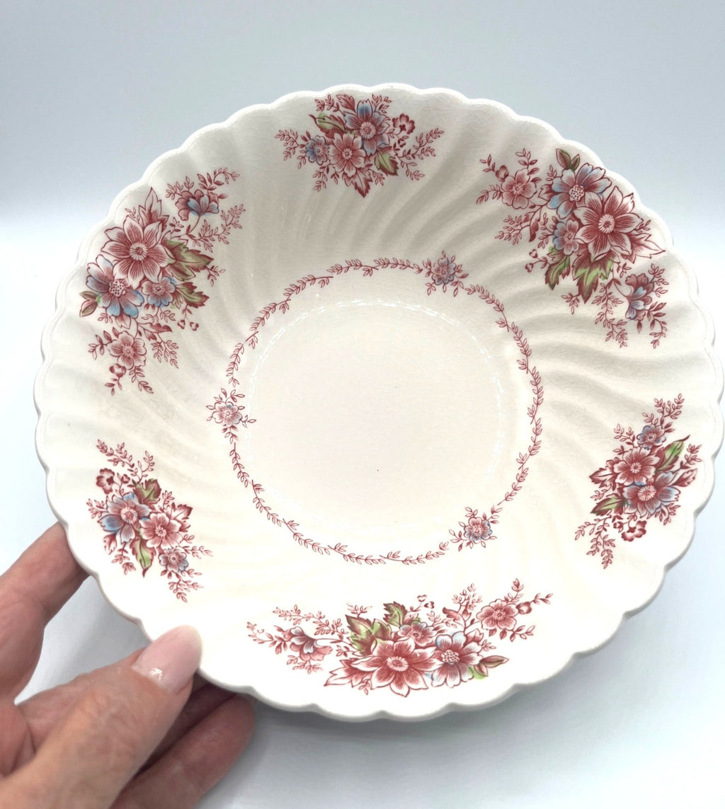 Johnson Brothers Marlow Floral Scalloped Edge Bowl Made In England 8"