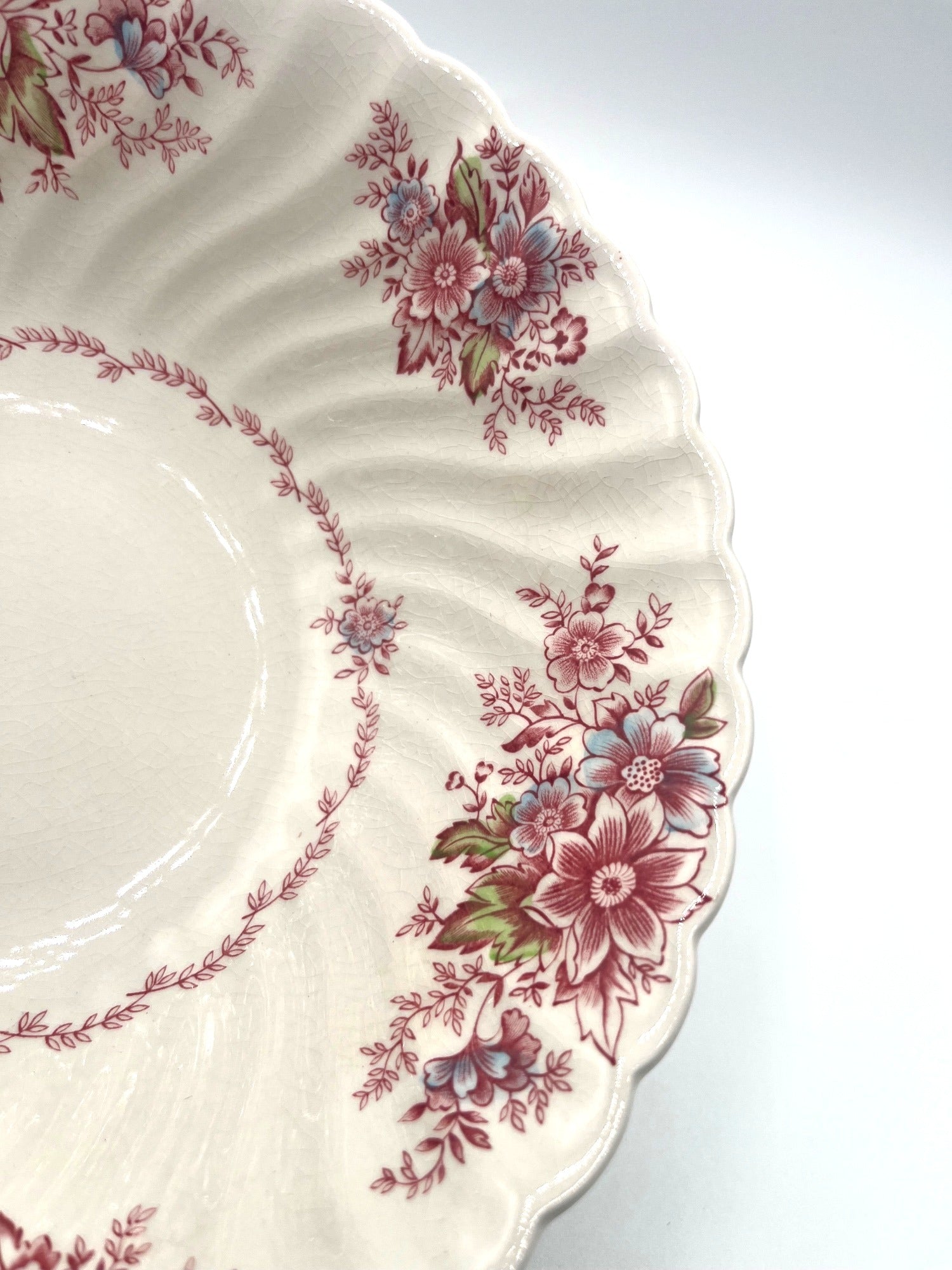 Johnson Brothers Marlow Floral Scalloped Edge Bowl Made In England 8"