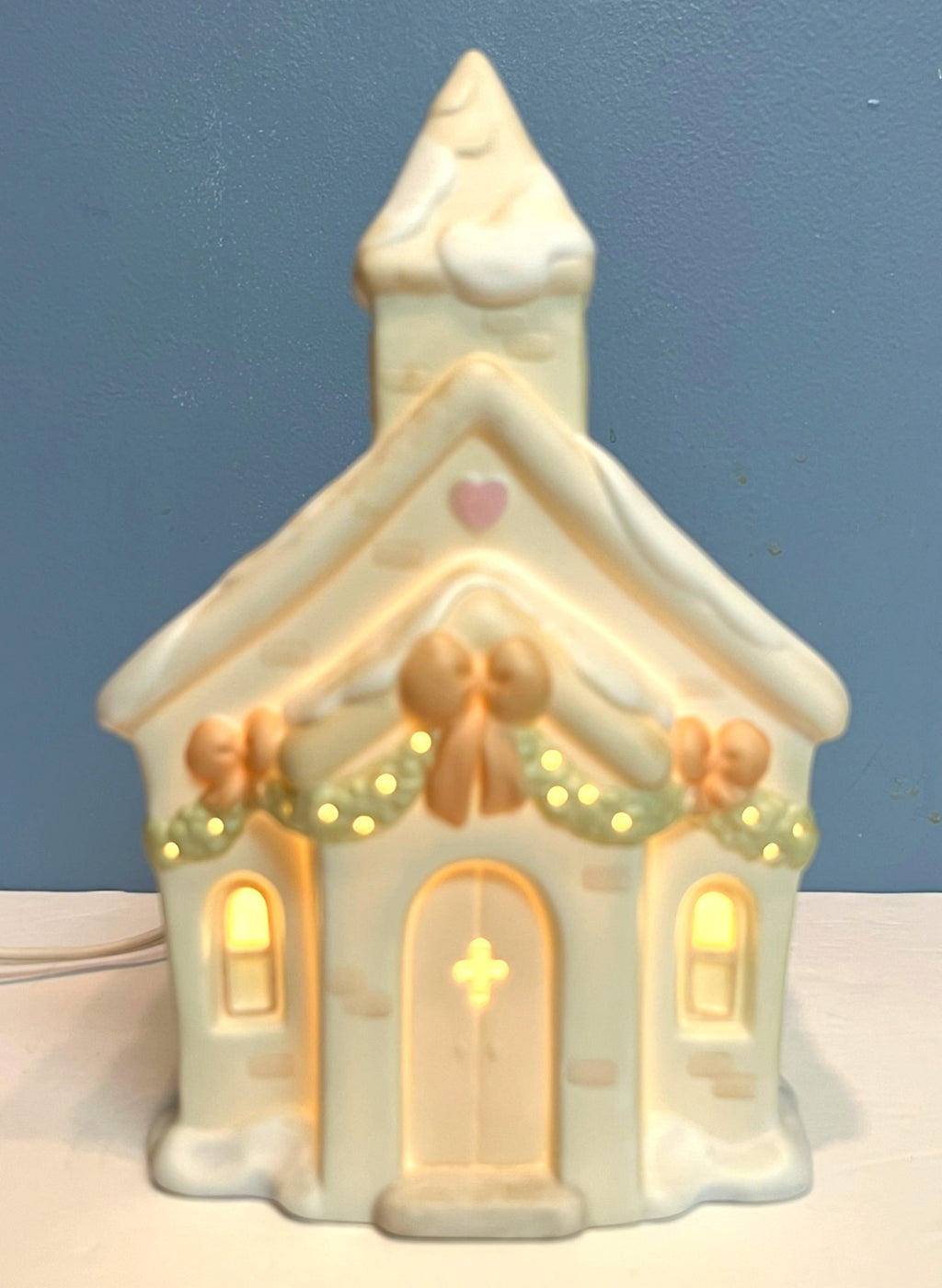 Precious Moments Sugar Town Chapel Nightlight Holiday Decor Includes 4 Individual Figurines