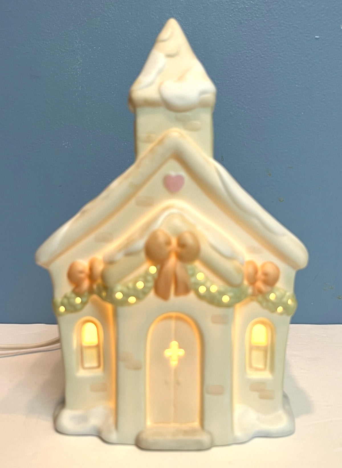 Precious Moments Sugar Town Chapel Nightlight Holiday Decor Includes 4 Individual Figurines