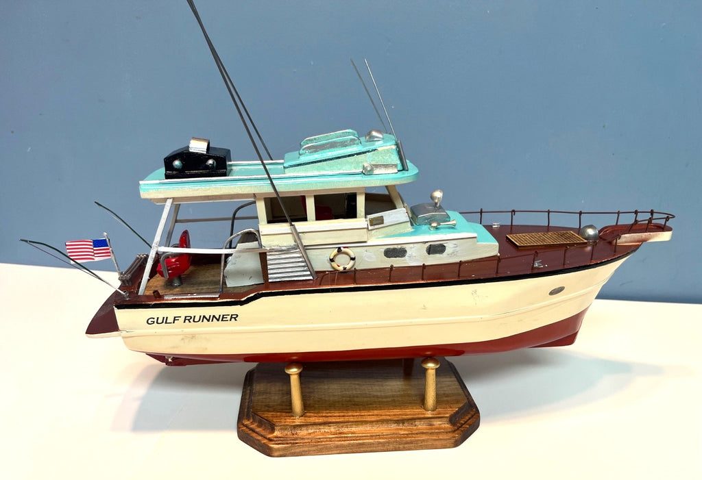 Model Boat Custom Made Wooden Sports Fisherman Cabin Cruiser Ship Model 17" long w Stand