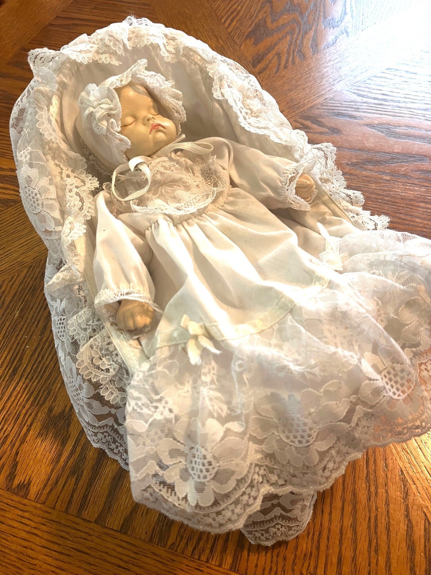 Vintage Artmark Musical Baby Doll With Lace Cradle Bassinet 1989 Collectible