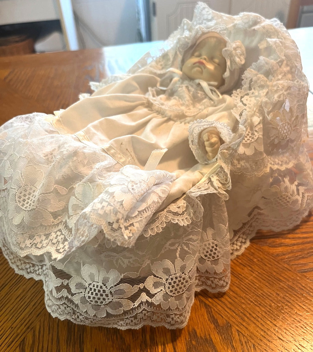 Vintage Artmark Musical Baby Doll With Lace Cradle Bassinet 1989 Collectible