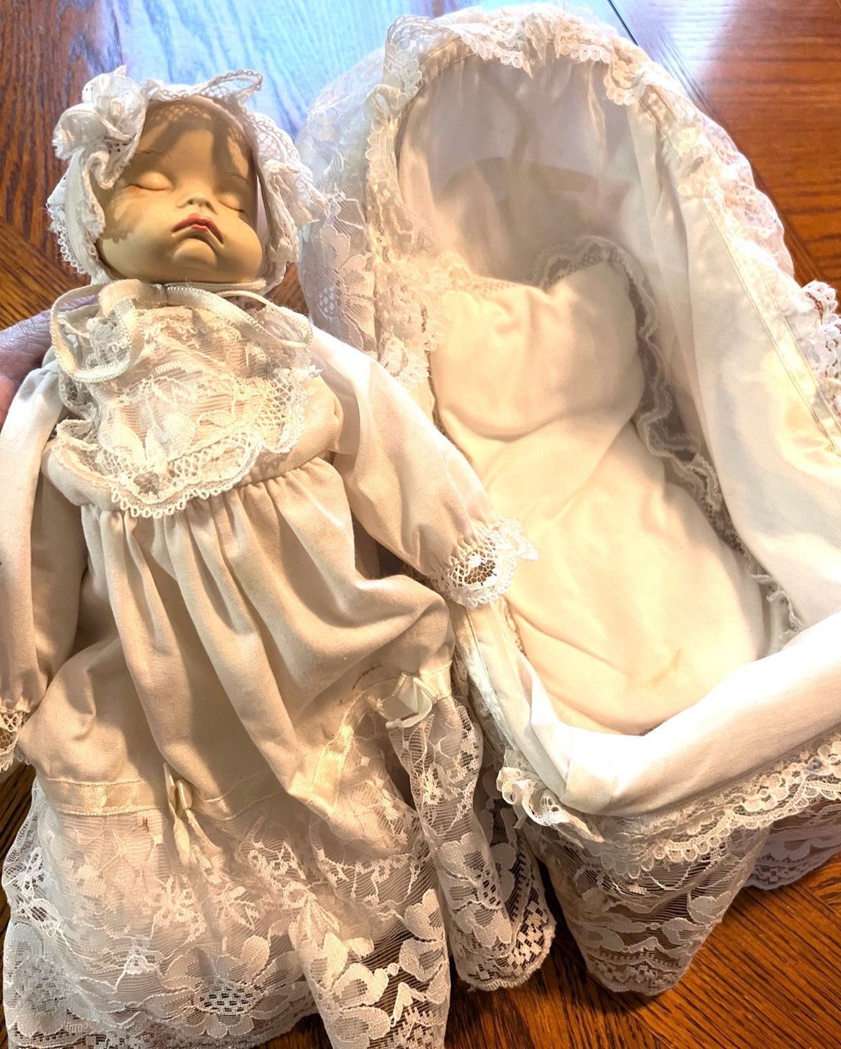 Vintage Artmark Musical Baby Doll With Lace Cradle Bassinet 1989 Collectible