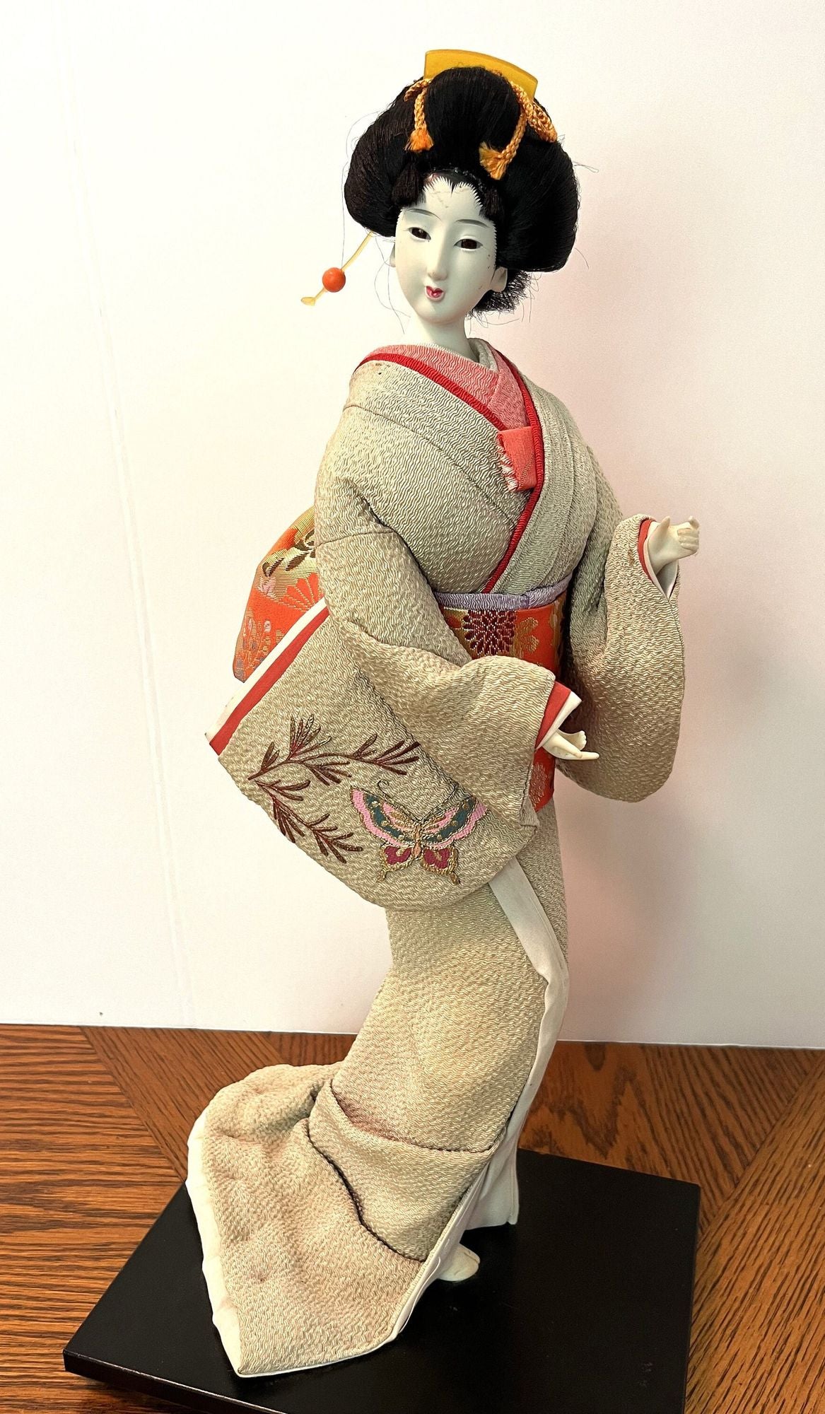 Vintage Geisha Girl Doll Hand Crafted Beautiful Kimono Costume on Wooden Platform 17" tall