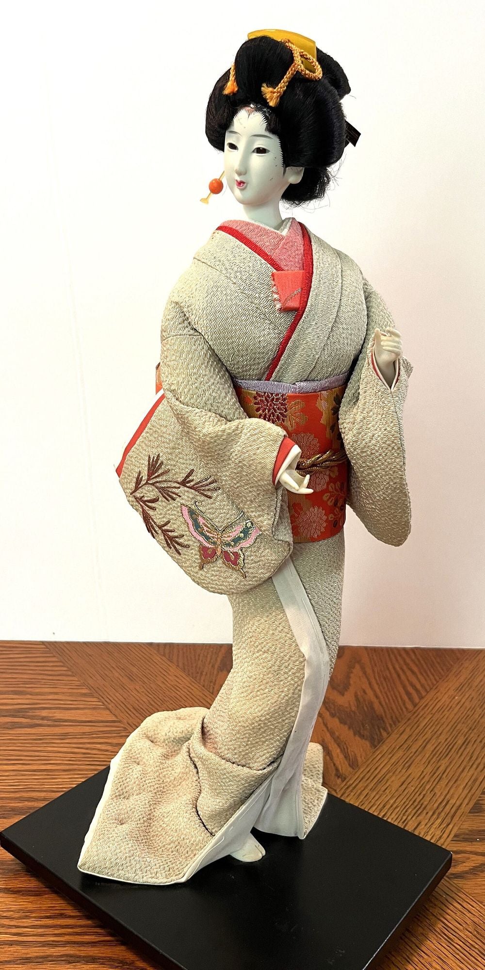 Vintage Geisha Girl Doll Hand Crafted Beautiful Kimono Costume on Wooden Platform 17" tall