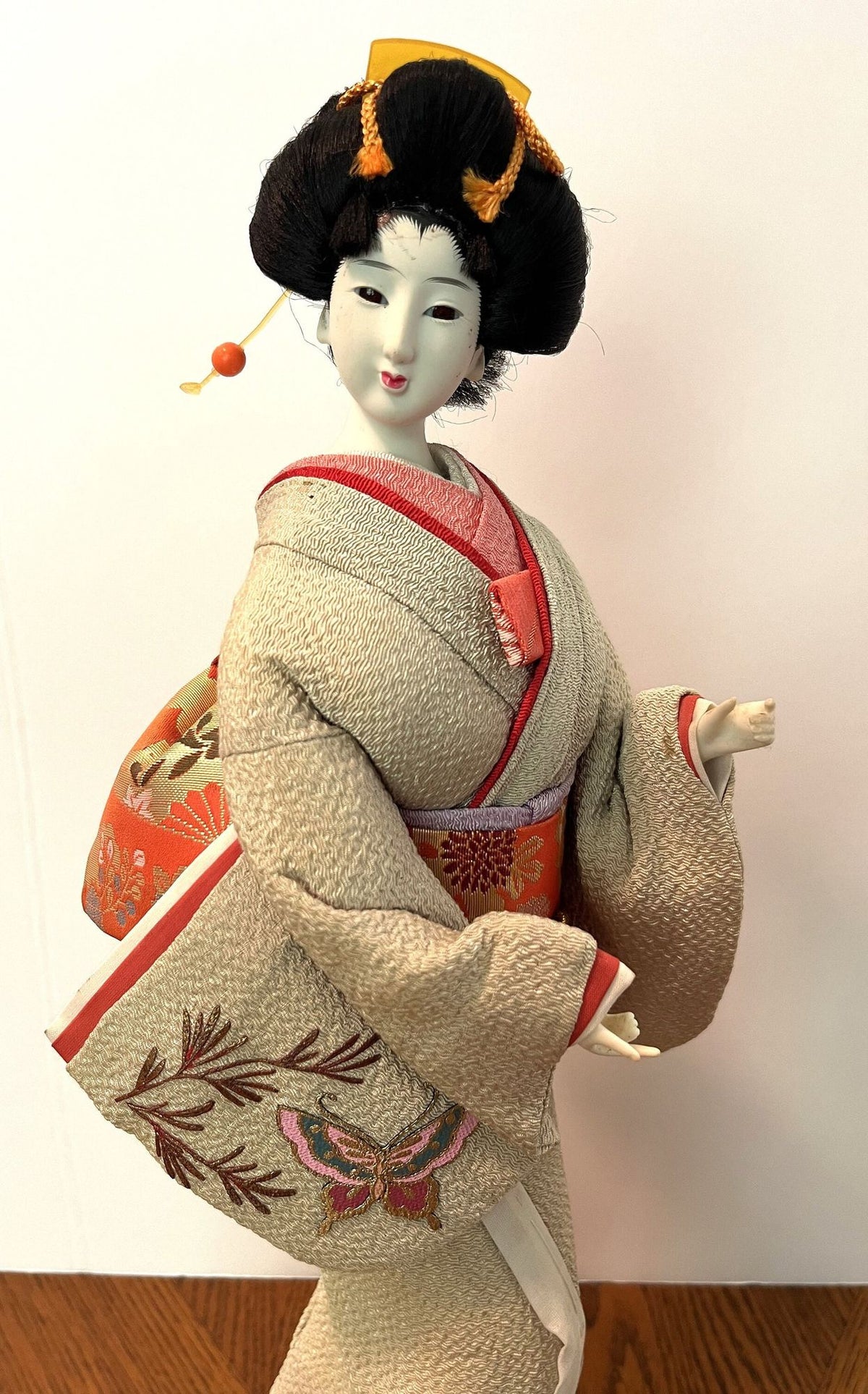 Vintage Geisha Girl Doll Hand Crafted Beautiful Kimono Costume on Wooden Platform 17" tall