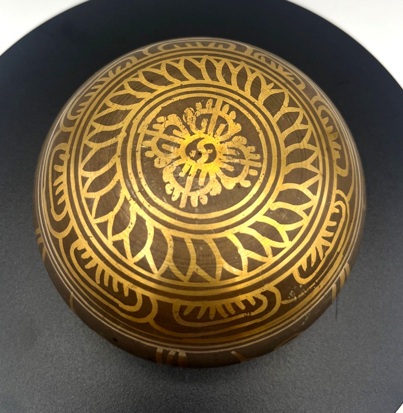 Handcrafted Tibetan Brass Singing Sound Bowl w Wooden Mallet Intricate Gold-Tone Etchings & Meditation Motifs 4.5" diameter