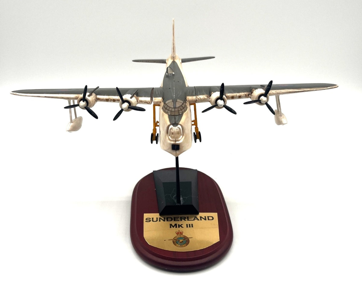 Model Flying Boat Sunderland Mk III Model Airplane 1:144 /Scale With Wooden Base & Plaque - Collectible Display Piece