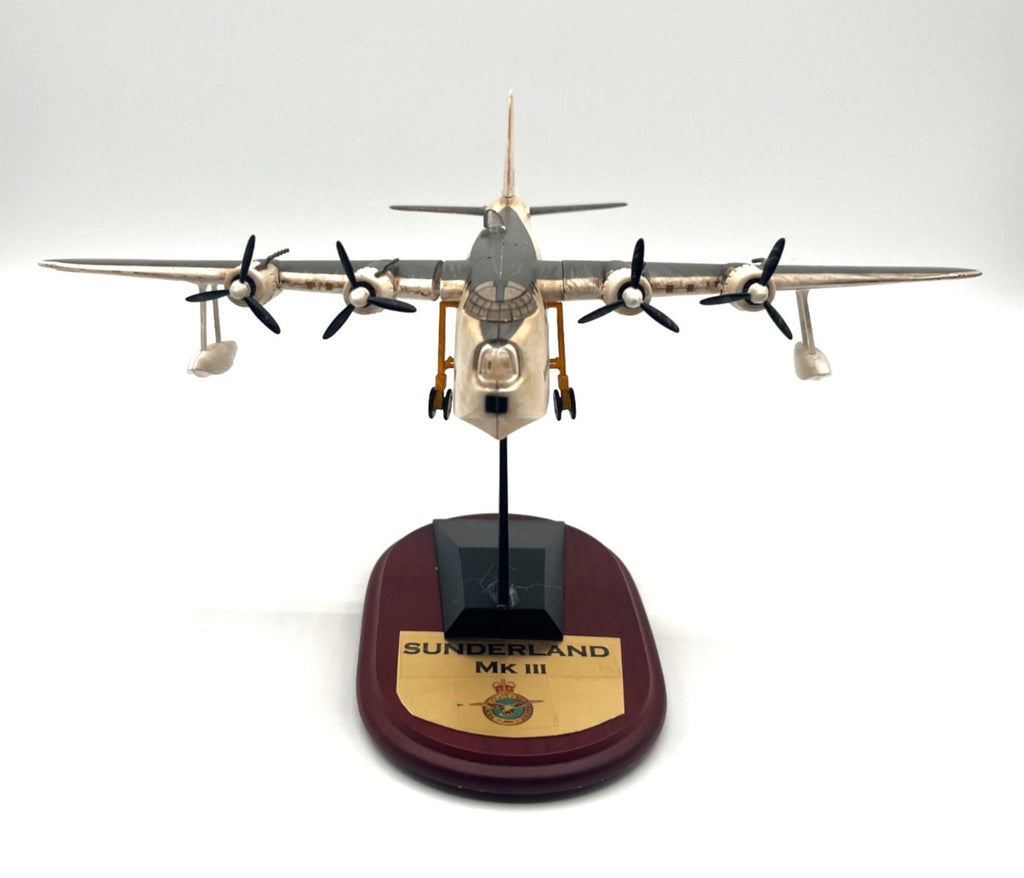 Model Flying Boat Sunderland Mk III Model Airplane 1:144 /Scale With Wooden Base & Plaque - Collectible Display Piece