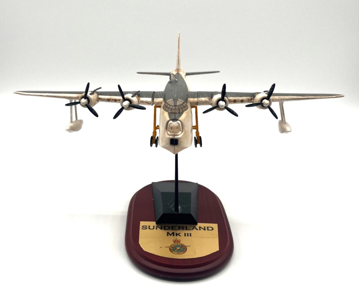 Model Flying Boat Sunderland Mk III Model Airplane 1:144 /Scale With Wooden Base & Plaque - Collectible Display Piece