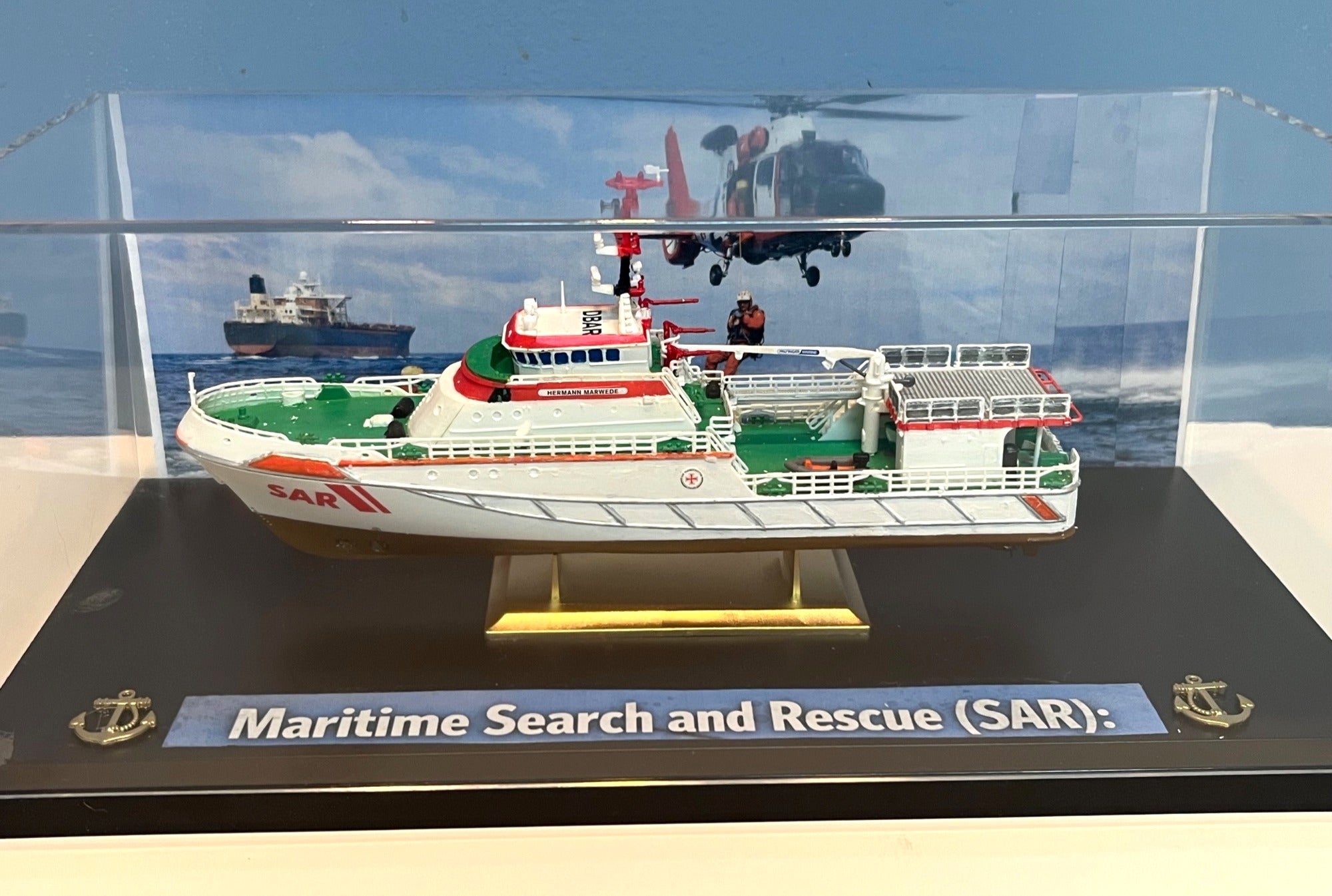 Model Boat Maritime Search & Rescue Hermann Marwede Ship Display w Acrylic Case