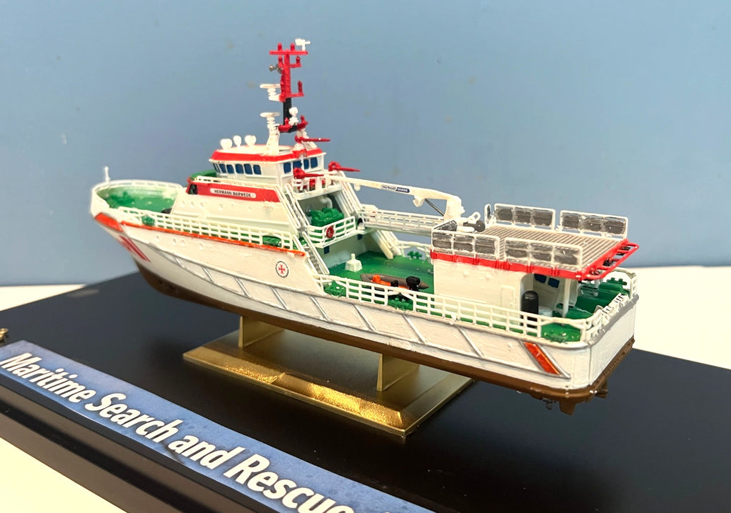 Model Boat Maritime Search & Rescue Hermann Marwede Ship Display w Acrylic Case