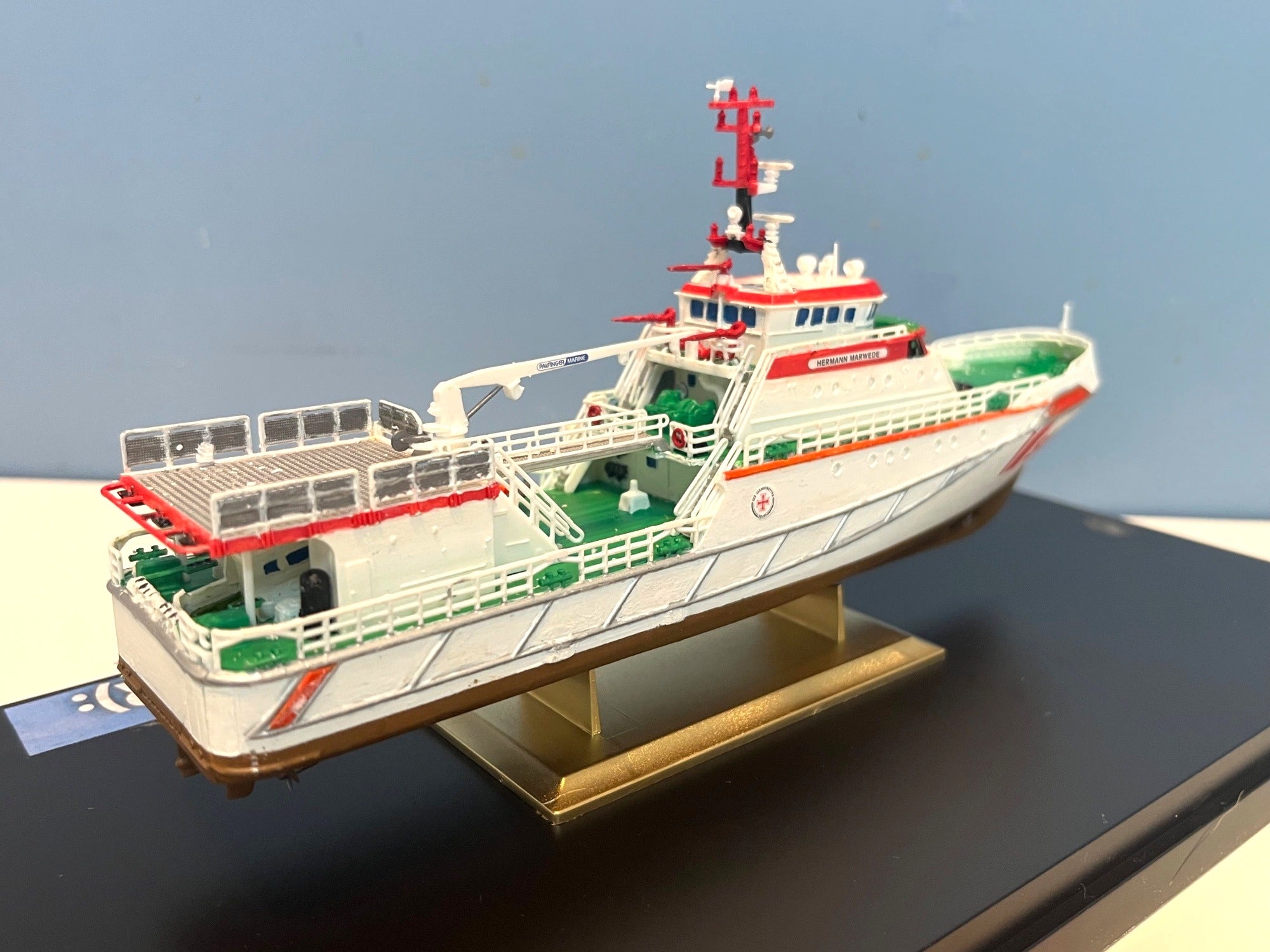 Model Boat Maritime Search & Rescue Hermann Marwede Ship Display w Acrylic Case