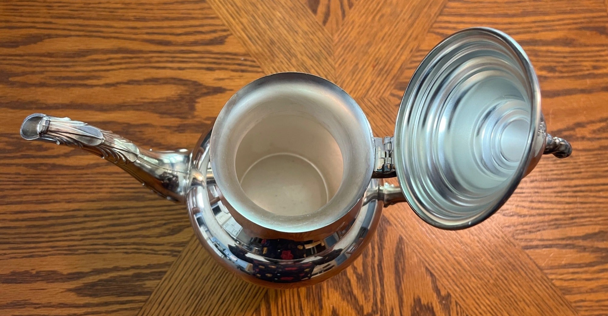Vintage Silver-Plated Oneida Seacrest Coffee/Teapot With Ornate Handle Spout and Filial Design 10" tall