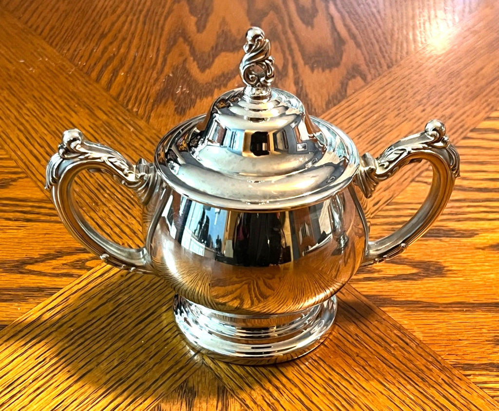 Vintage Silver Plated Creamer & Sugar Bowl Set With Lid By Oneida Sea Crest Pattern Elegant Tableware For Tea Or Coffee Service
