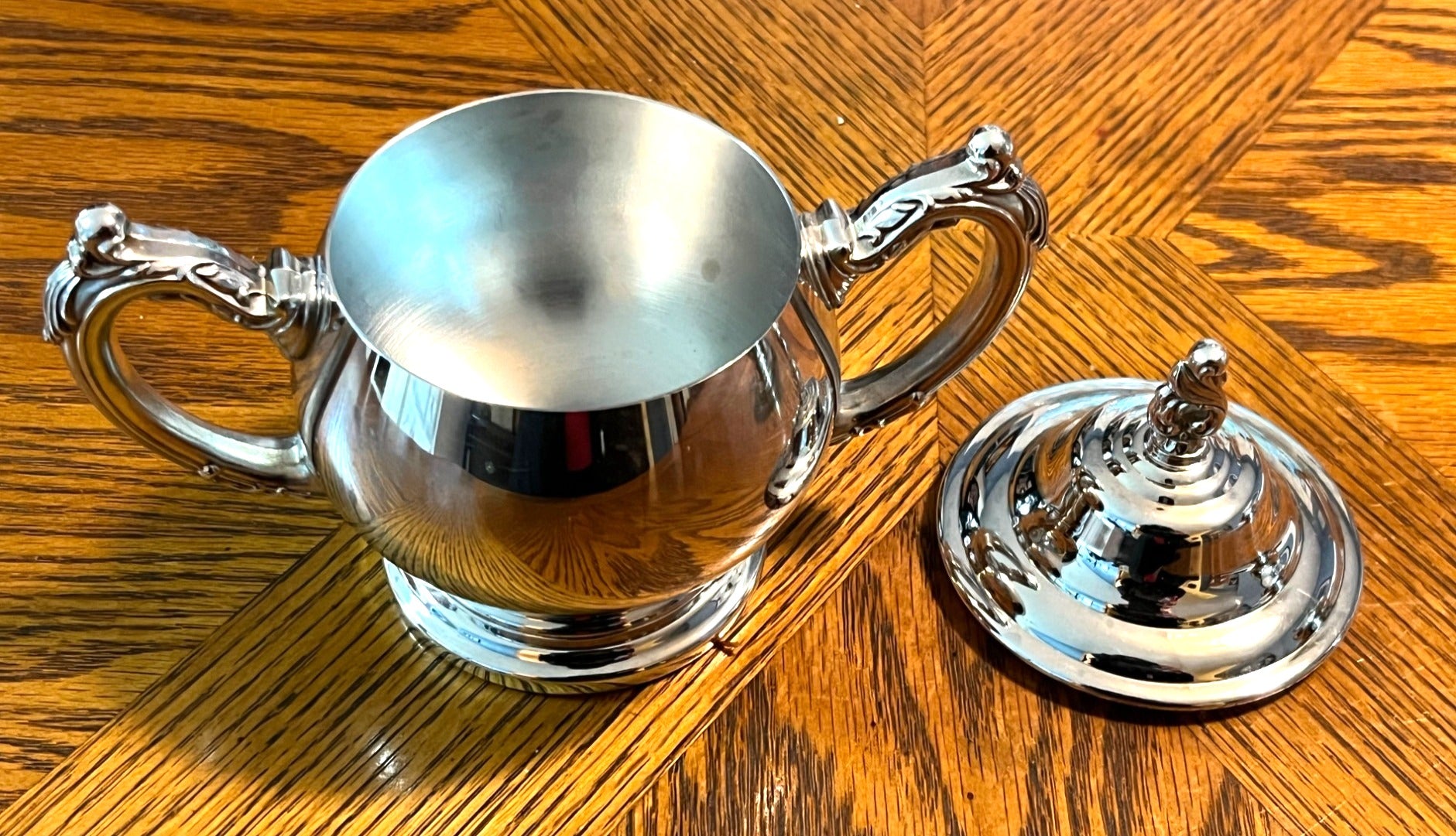 Vintage Silver Plated Creamer & Sugar Bowl Set With Lid By Oneida Sea Crest Pattern Elegant Tableware For Tea Or Coffee Service