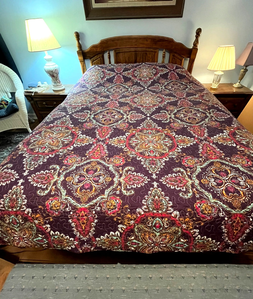 Reversible Purple & White Paisley Quilt Coverlet Full Size with 2 Standard Pillow Shams