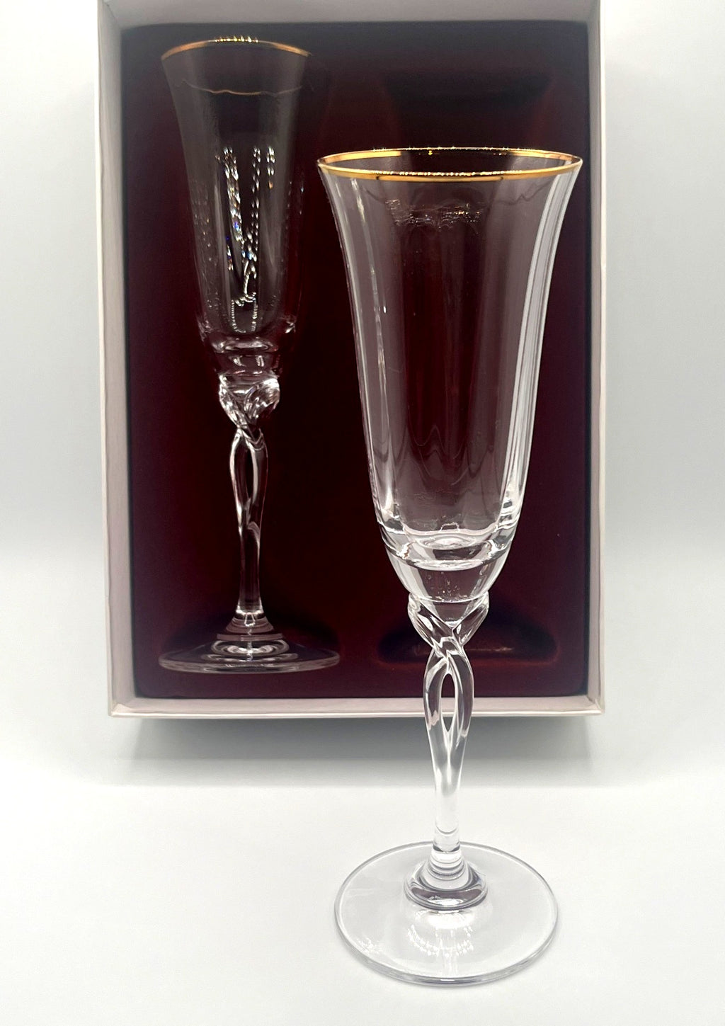 Oneida Crystal Toasting Flutes Pair 24% Lead Crystal 5 Oz 22K Gold Band