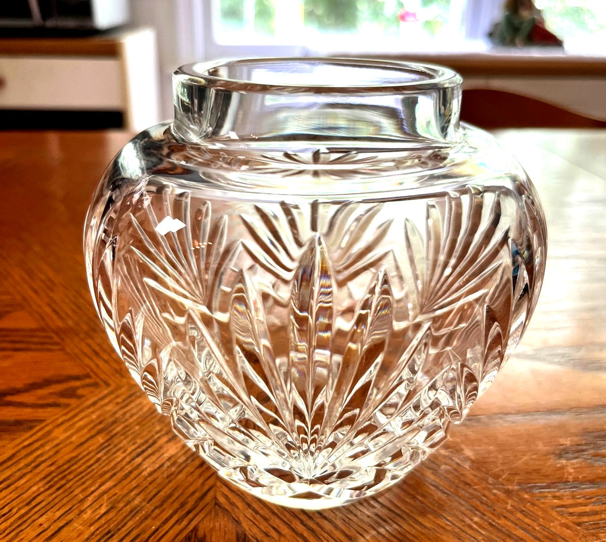 Hand-Cut Crystal Rose Bowl Vase With Intricate Starburst Design 5.25" tall