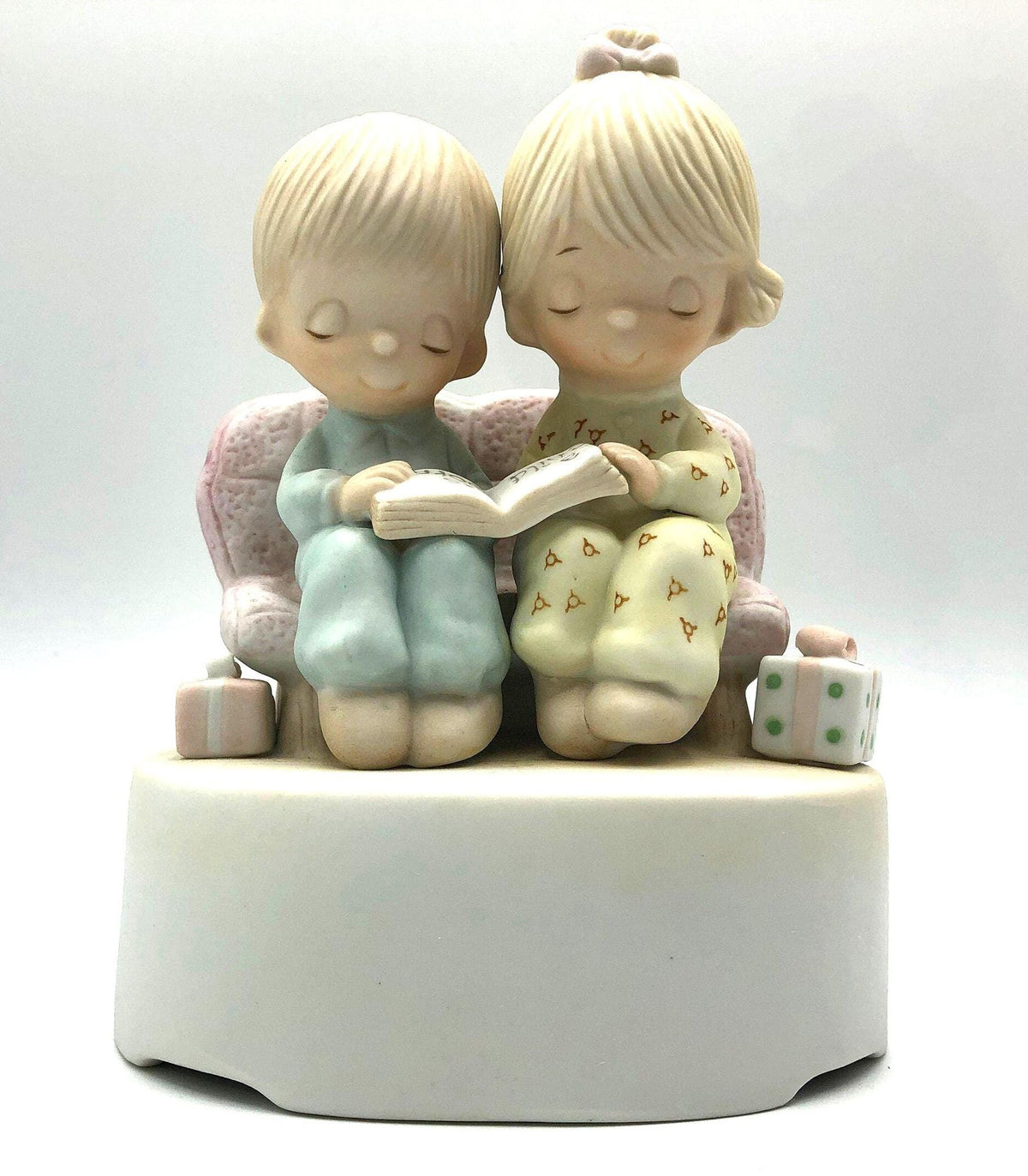 Precious Moments 1979 Jonathan and David Musical Figurine "Unto Us A Child is Born".  Plays Jesus Loves Me.  Vintage in Excellent Condition