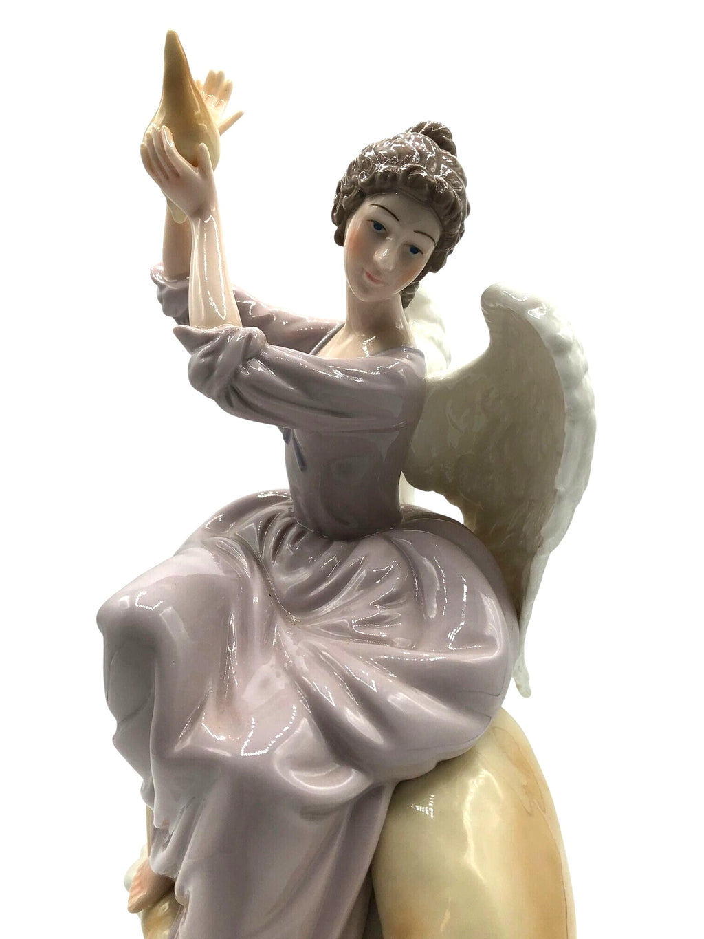 Grandeur Noel Angel at the Sea on a Large Sea Shell, made in China by O'Well. 12.5" tall