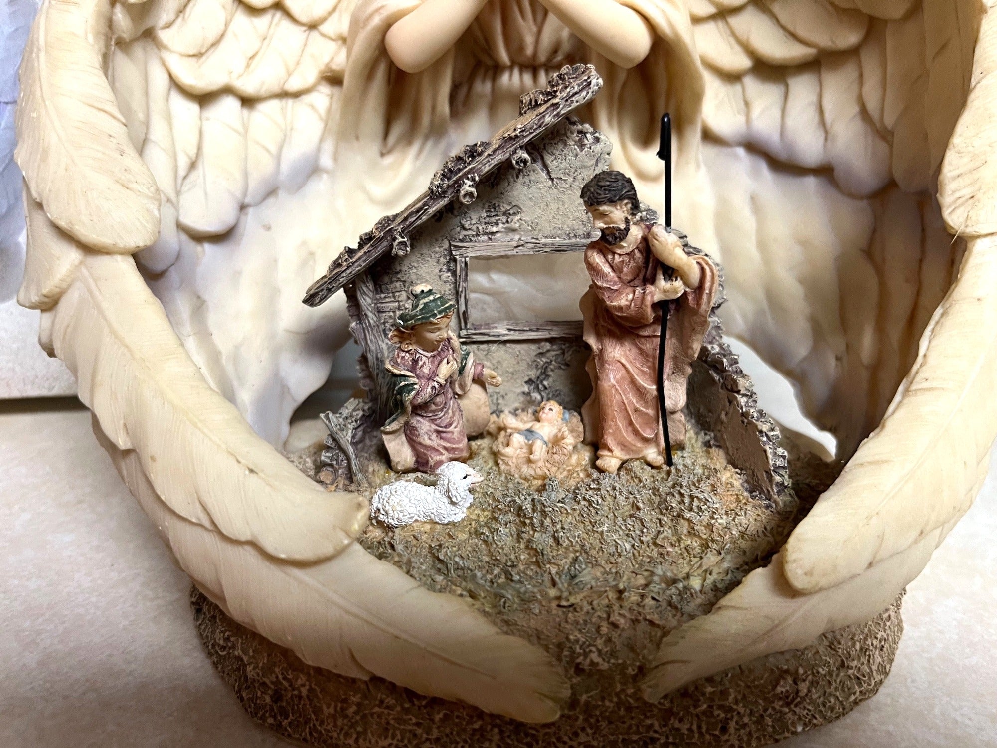 Sculptured Angel Nightlight With Nativity Scene Figurine 7" high