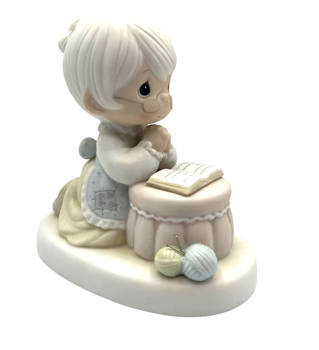 1986 Precious Moments Members Only Figurine Grandma's Prayer  4.5" x 4.5" tall