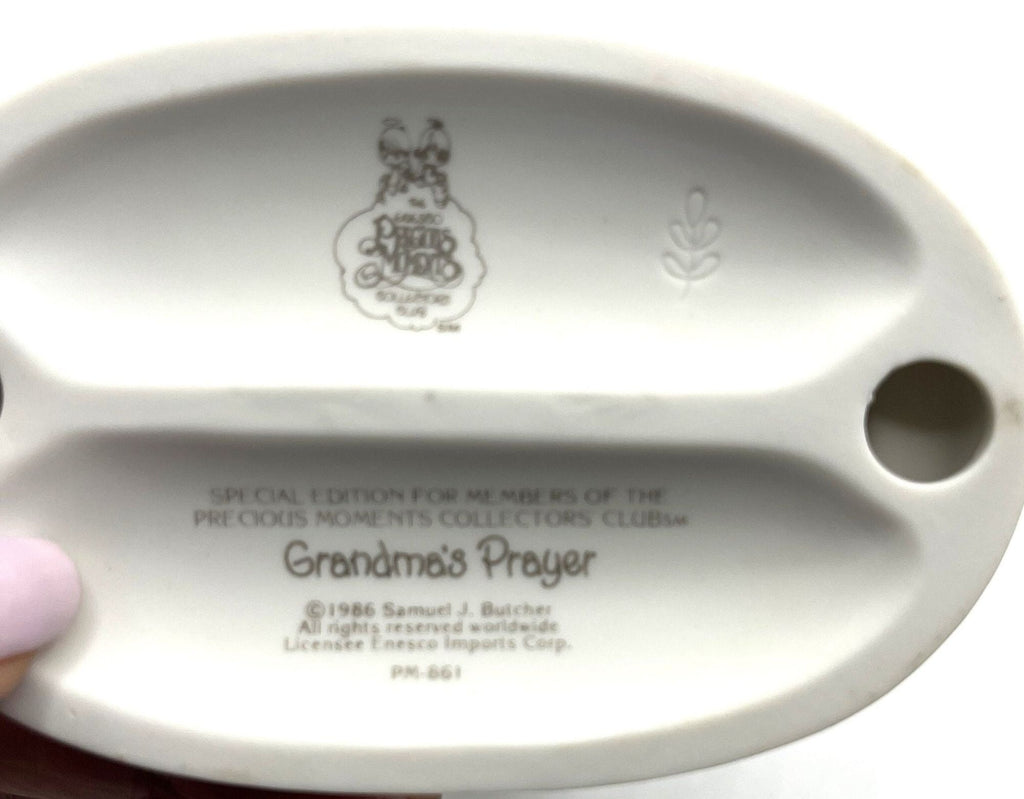 1986 Precious Moments Members Only Figurine Grandma's Prayer  4.5" x 4.5" tall