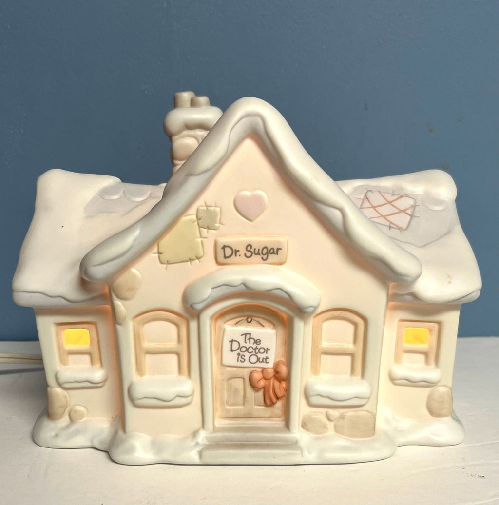 Sugar Town Doctors Office Lighted Ceramic House 1994 Precious Moments White With Yellow Glow with 3 Individual Figurines
