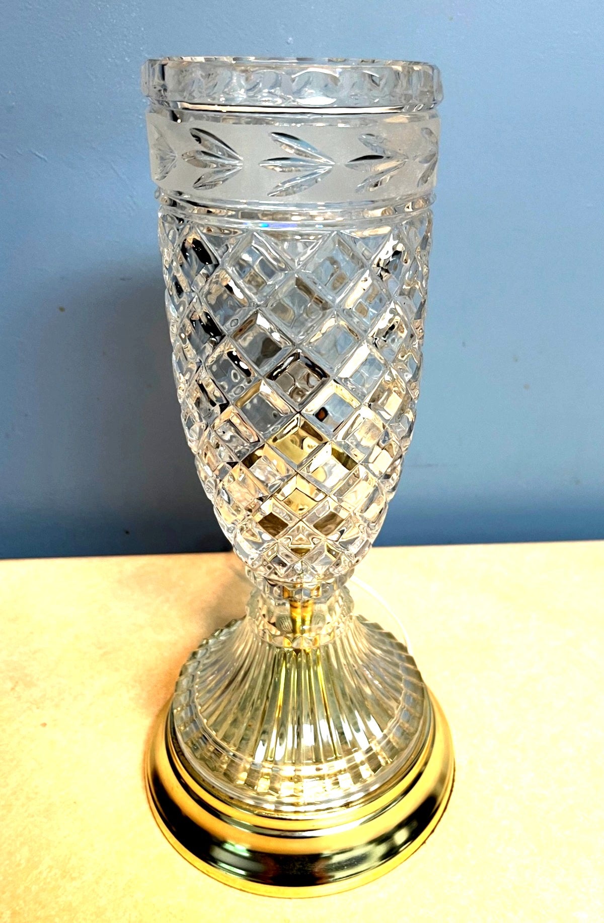 Crystal Diamond-Cut Accent Table Lamp With Ribbed Base on Brass Base - Elegant Decorative Lighting Piece 13.5" tall