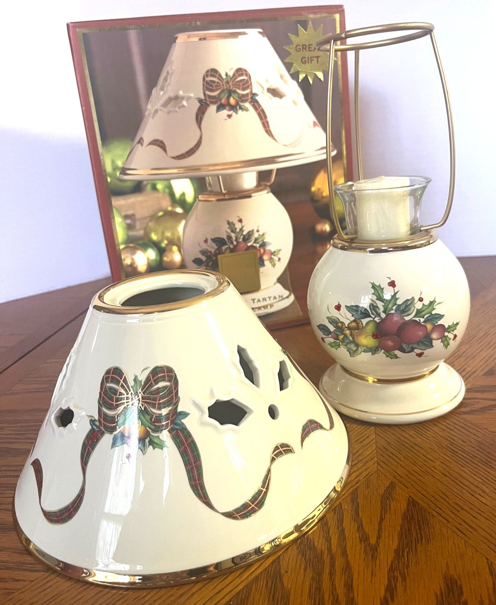 Lenox Holiday Tartan Ceramic Table Candle Lamp With Festive Bow & Fruit Design 10" tall