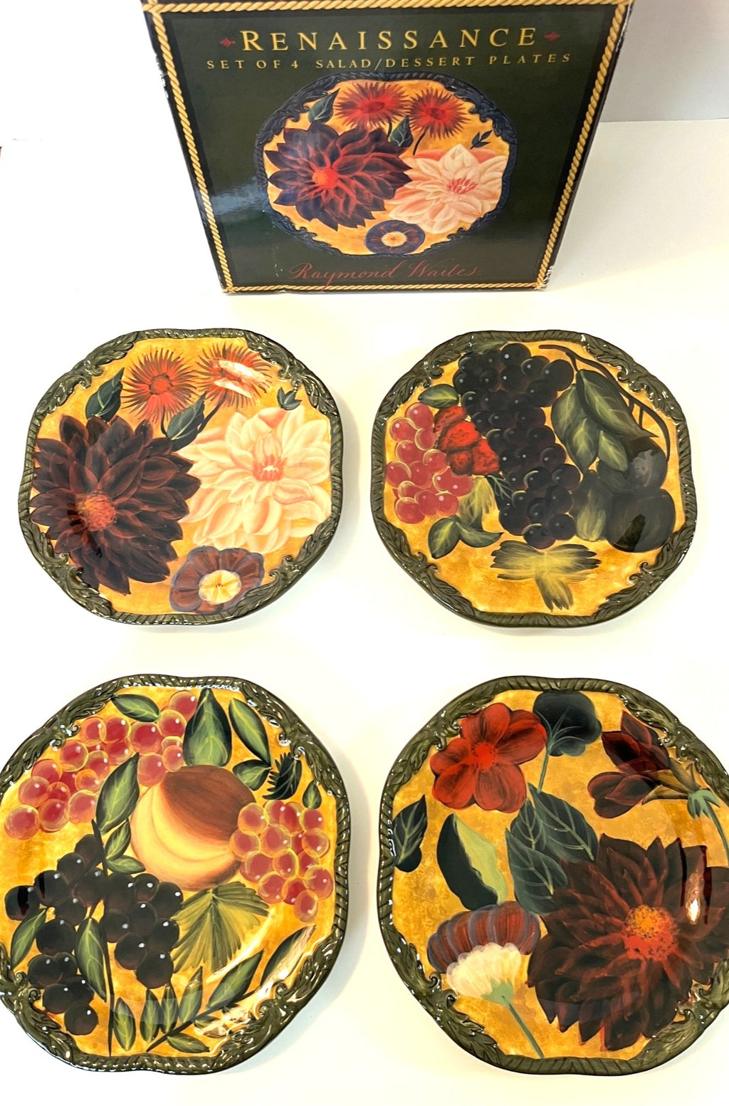 Renaissance Raymond Waites Salad & Dessert Plates 8.5" Floral Fruit Design Set Of 4 Certified International